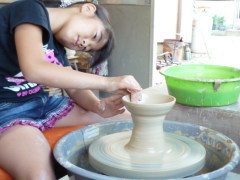 夏休み子供陶芸体験の画像